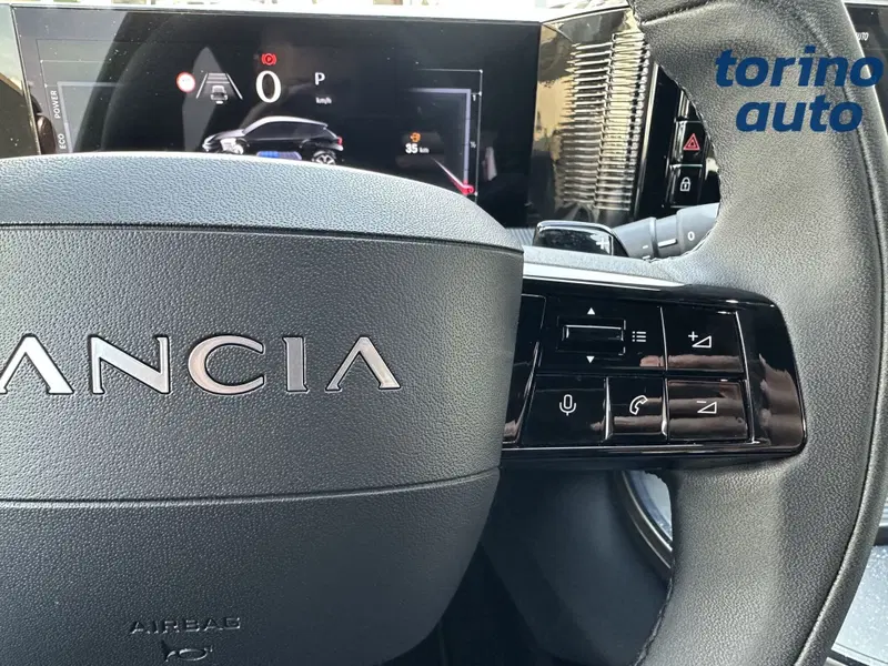 Lancia Ypsilon usata a Torino (19)