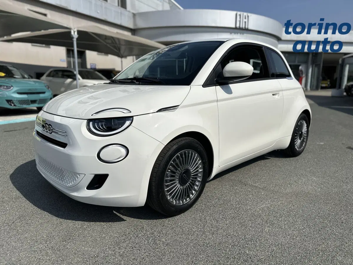Fiat 500 nuova a Torino (3)