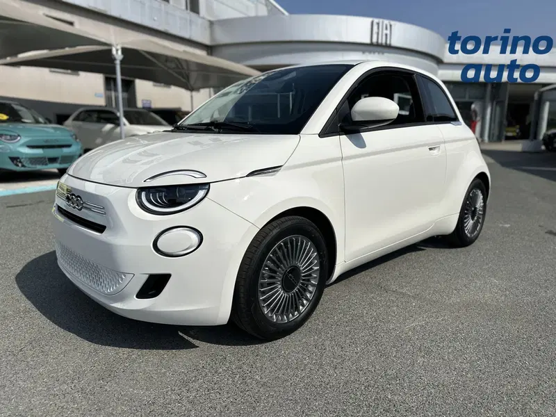 Fiat 500 nuova a Torino (3)