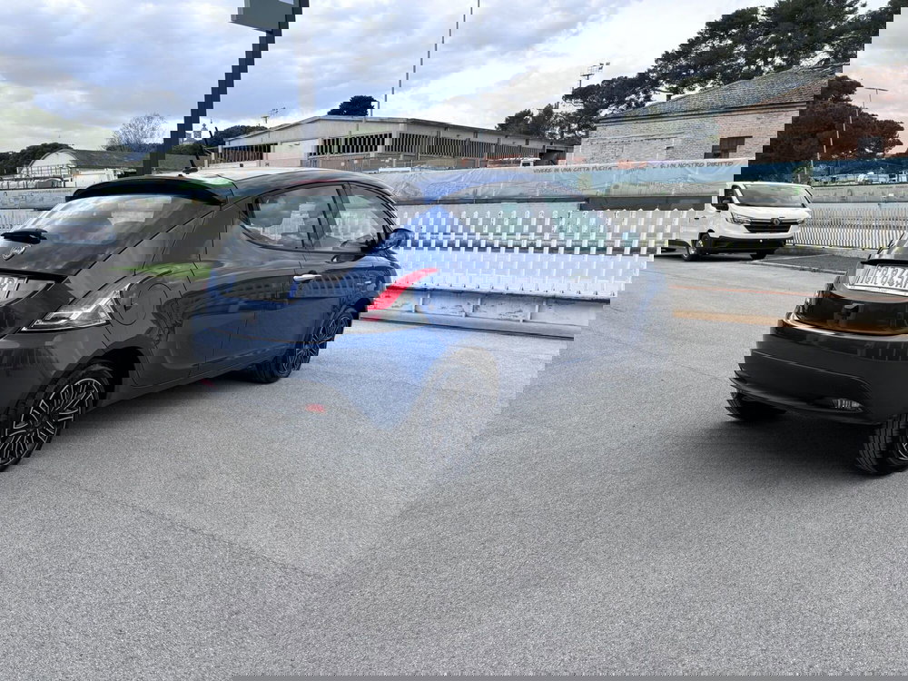 Lancia Ypsilon usata a Ancona (5)