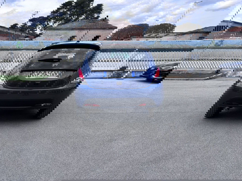 Lancia Ypsilon usata a Ancona (6)