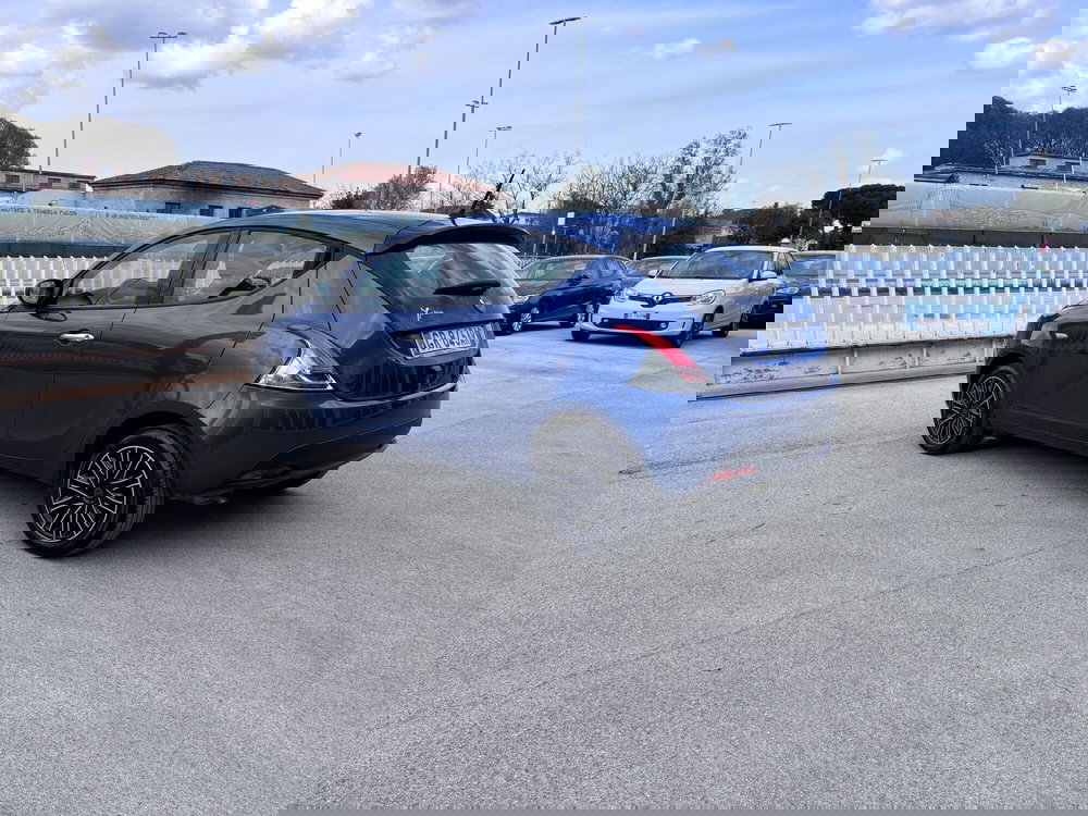 Lancia Ypsilon usata a Ancona (7)