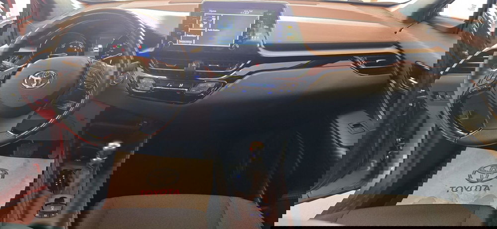 Toyota Toyota C-HR usata a Messina (9)