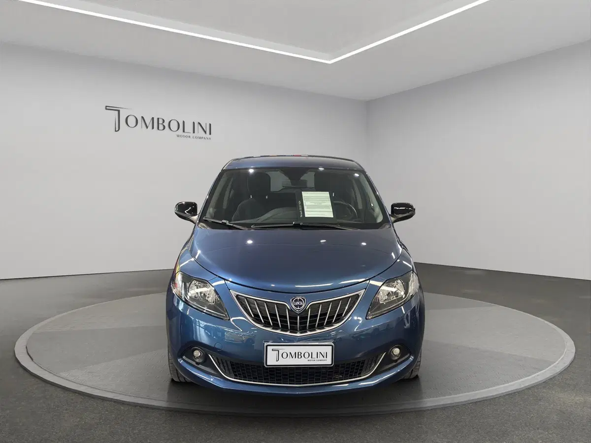 Lancia Ypsilon usata a Macerata (2)