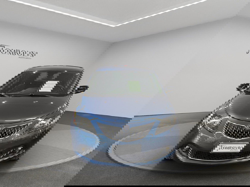 Lancia Ypsilon usata a Macerata (2)