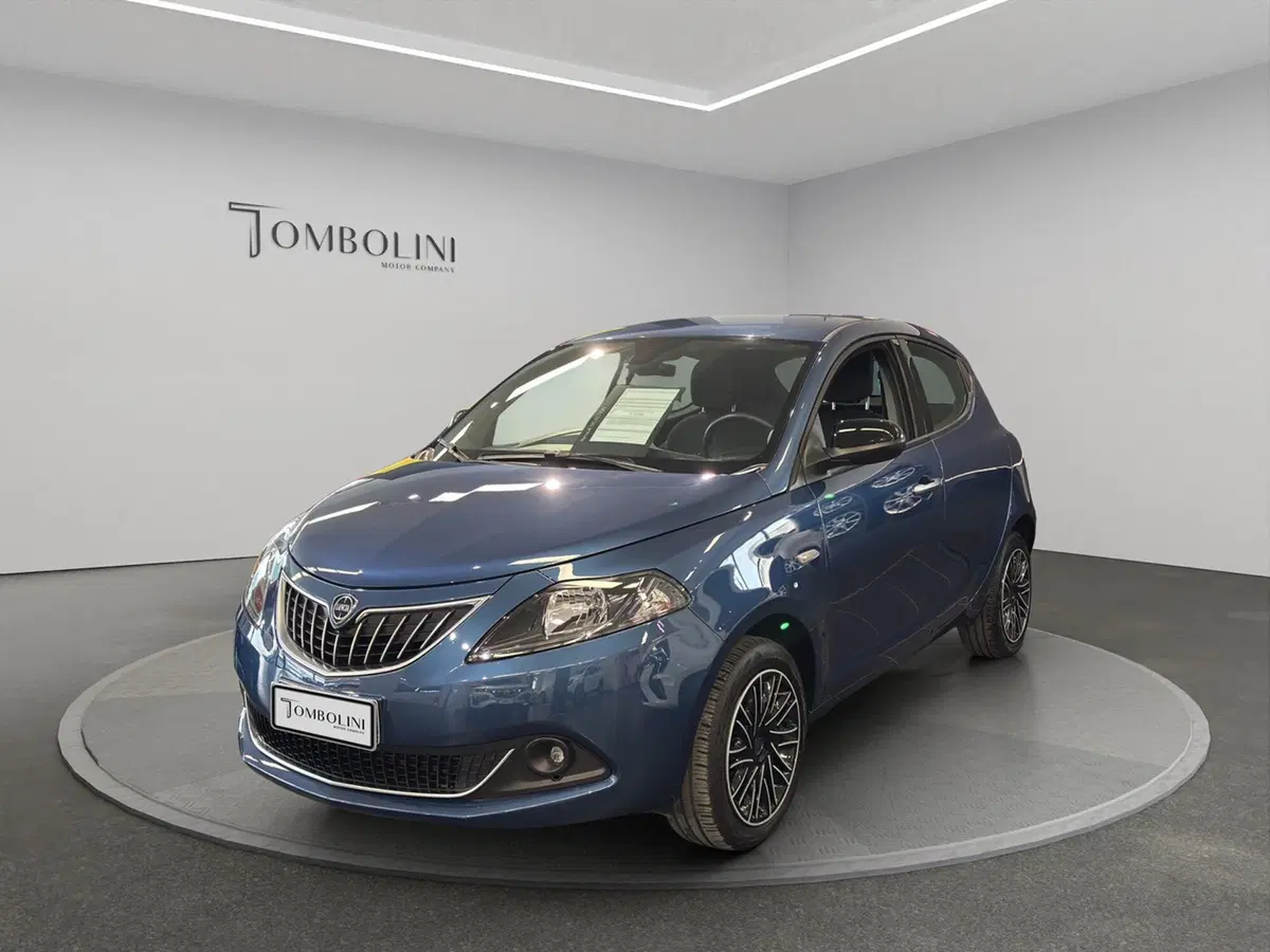 Lancia Ypsilon usata a Macerata (3)