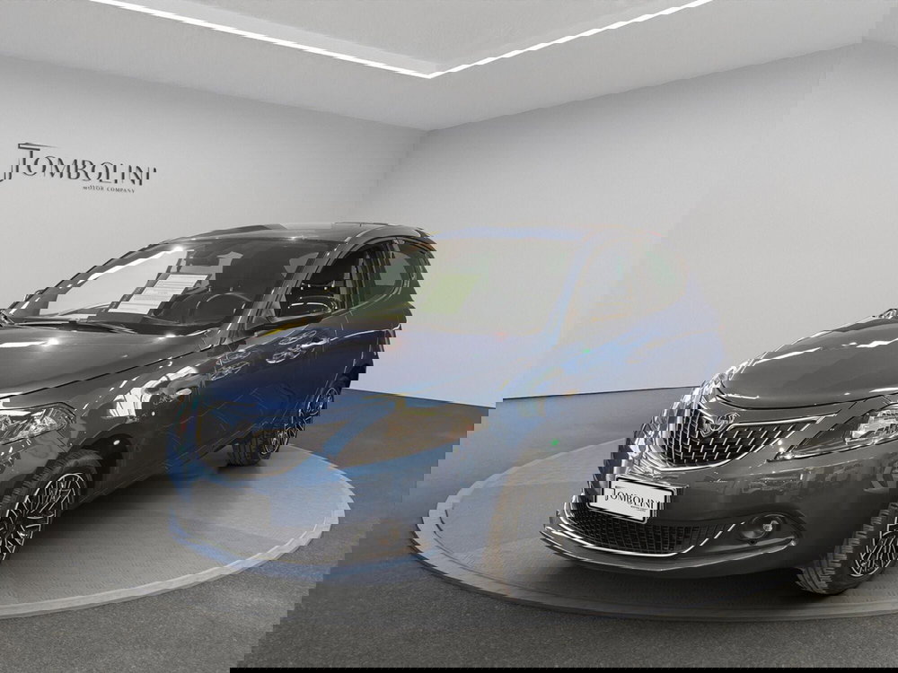 Lancia Ypsilon usata a Macerata (3)