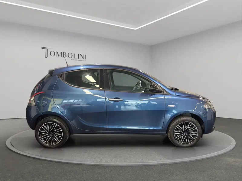 Lancia Ypsilon usata a Macerata (5)