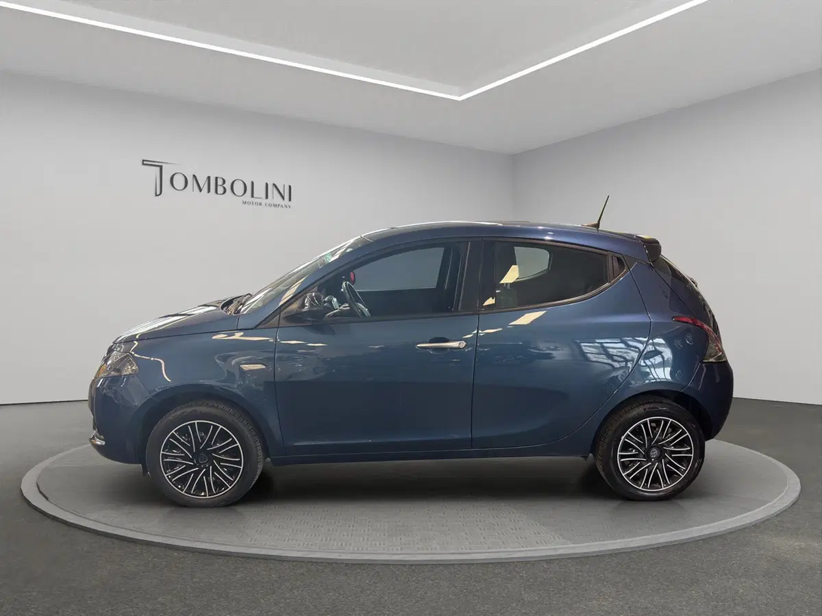 Lancia Ypsilon usata a Macerata (6)