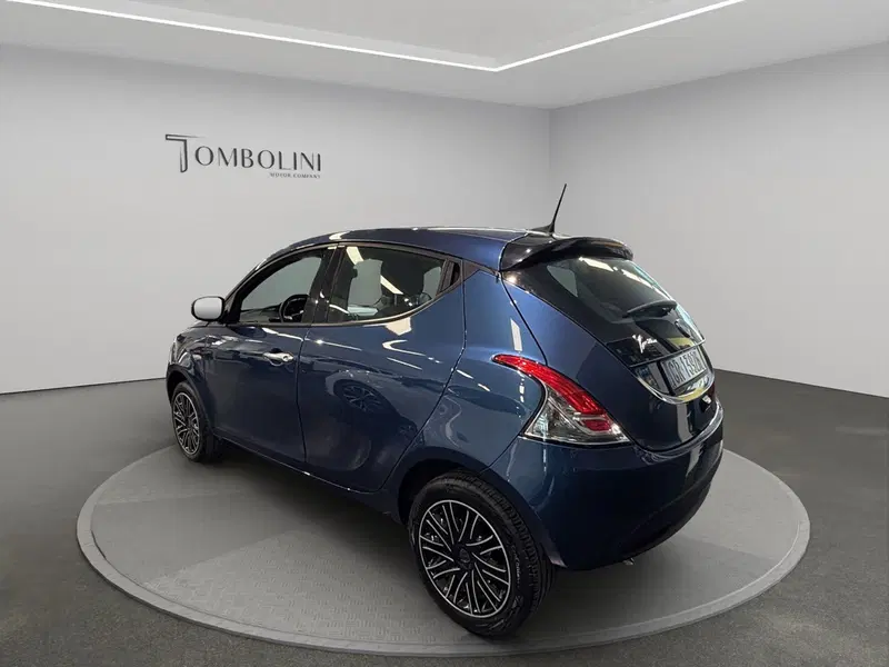 Lancia Ypsilon usata a Macerata (7)