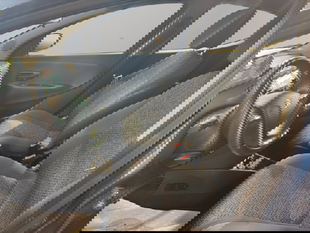 Lancia Ypsilon usata a Macerata (9)