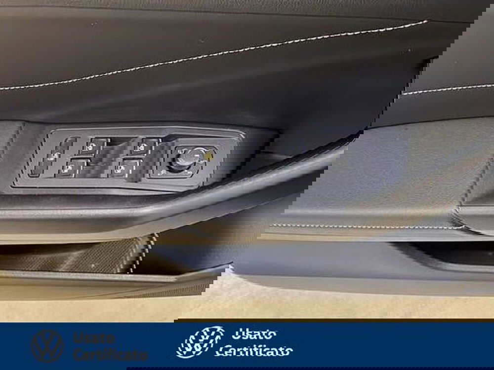 Volkswagen T-Roc usata a Vicenza (18)