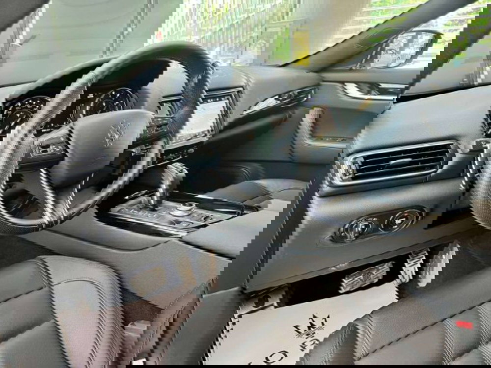 Maserati Levante usata a Torino (9)