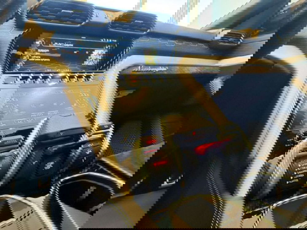 Lamborghini Urus usata a Torino (8)