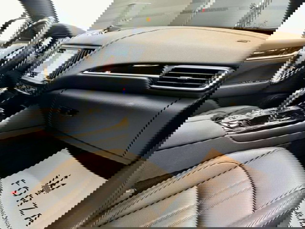 Maserati Levante usata a Torino (13)