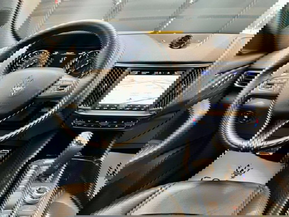 Maserati Levante usata a Torino (14)