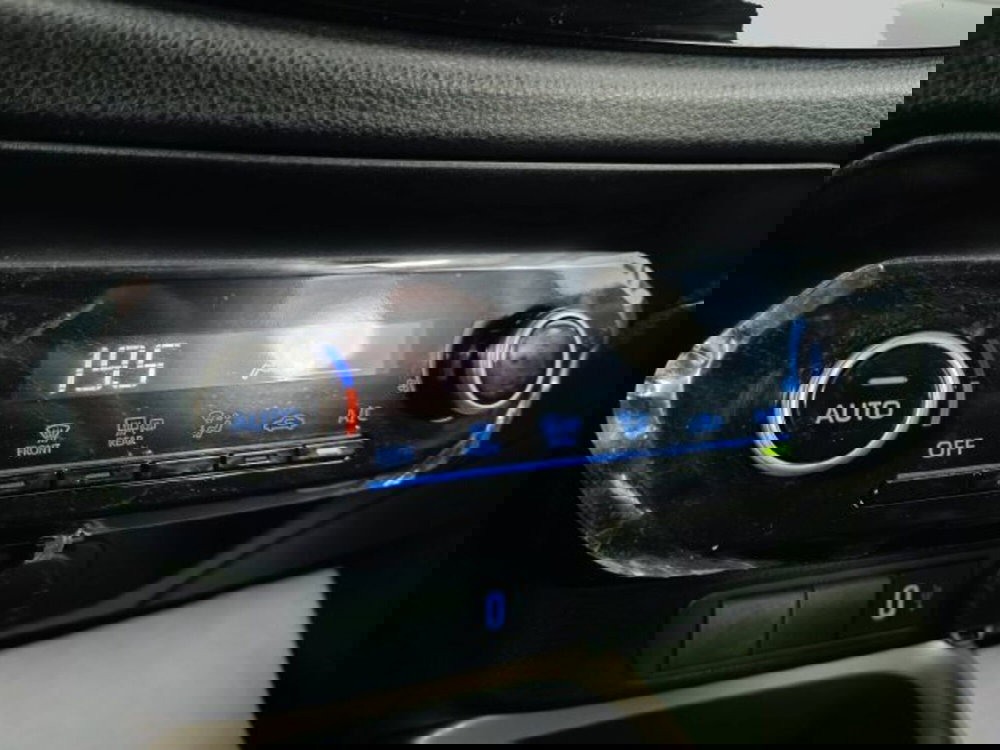 Toyota Aygo X usata a Teramo (15)