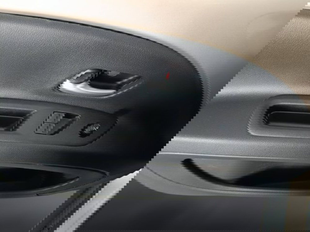 Toyota Aygo X usata a Teramo (18)