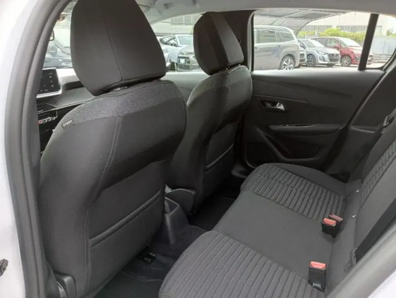 Peugeot 208 nuova a Brescia (11)