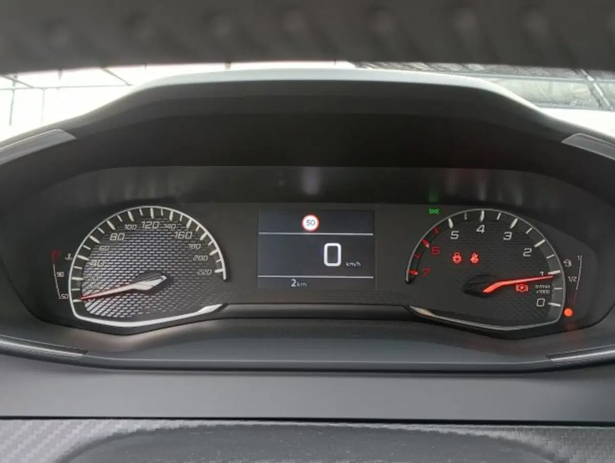 Peugeot 208 nuova a Brescia (7)