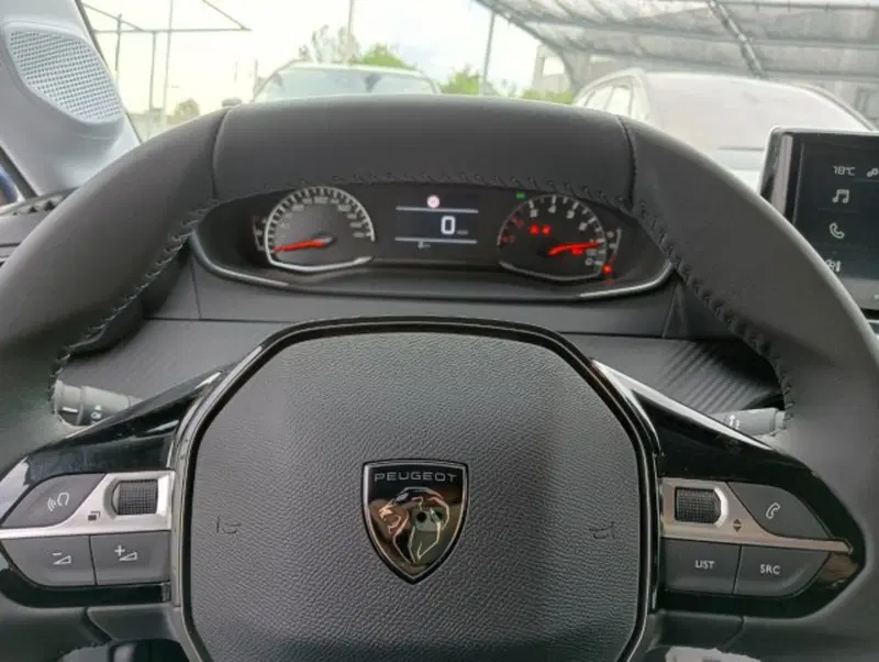 Peugeot 208 nuova a Brescia (8)