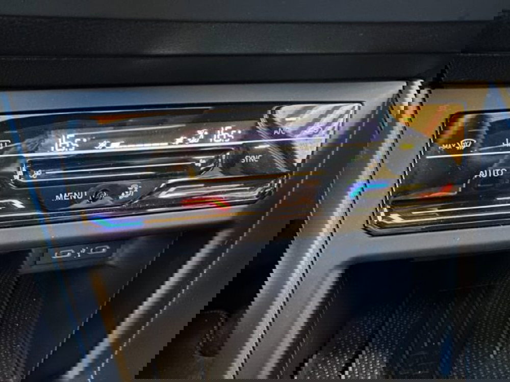 Volkswagen Taigo usata a Vicenza (12)