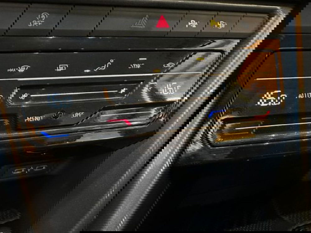 Volkswagen T-Roc usata a Vicenza (12)