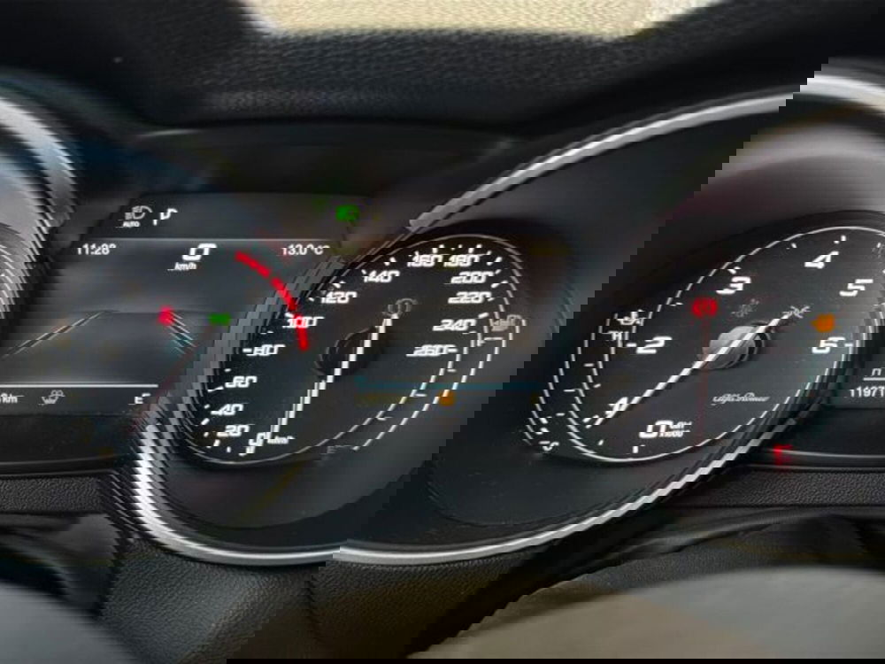 Alfa Romeo Stelvio usata a Bologna (11)