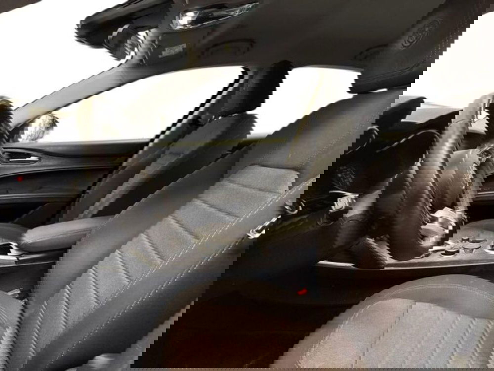 Alfa Romeo Stelvio usata a Bologna (12)