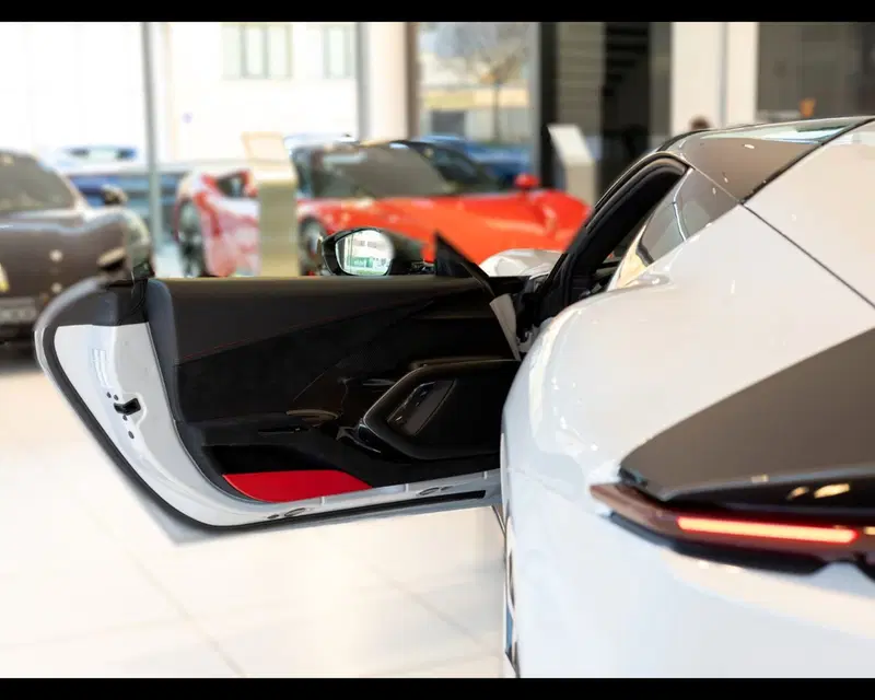Ferrari 12Cilindri Coupé usata a Padova (15)