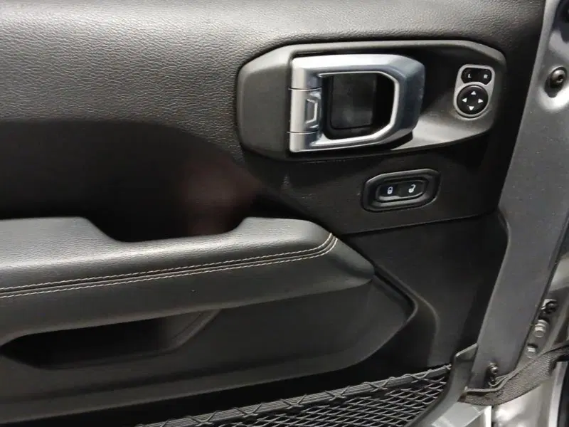 Jeep Wrangler Unlimited usata a Genova (12)