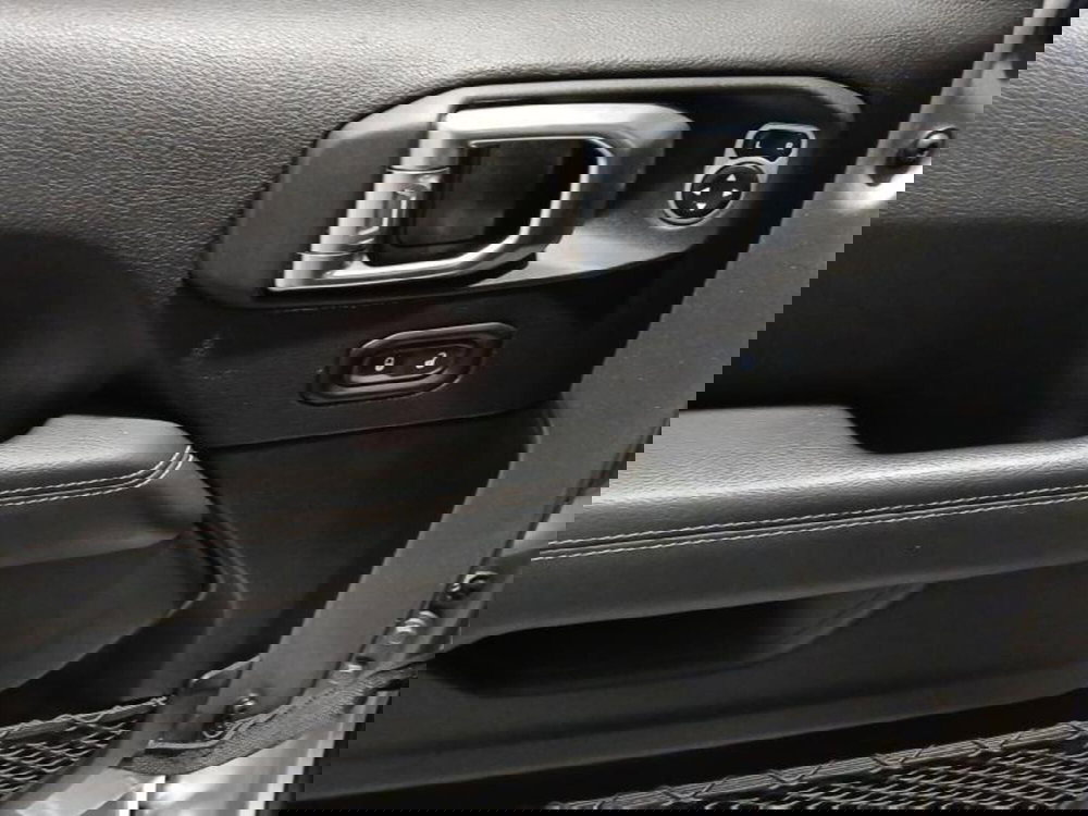 Jeep Wrangler Unlimited usata a Genova (12)