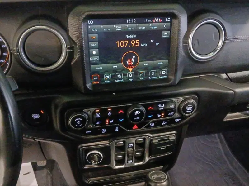 Jeep Wrangler Unlimited usata a Genova (15)
