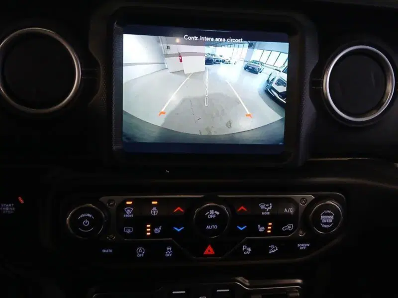 Jeep Wrangler Unlimited usata a Genova (16)