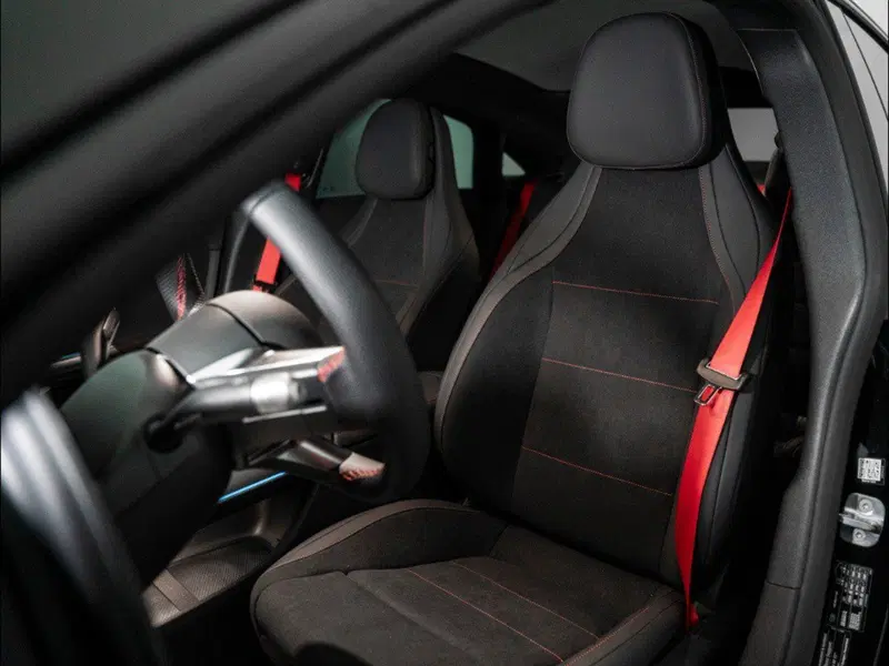 Mercedes-Benz CLA EQ nuova a Macerata (11)