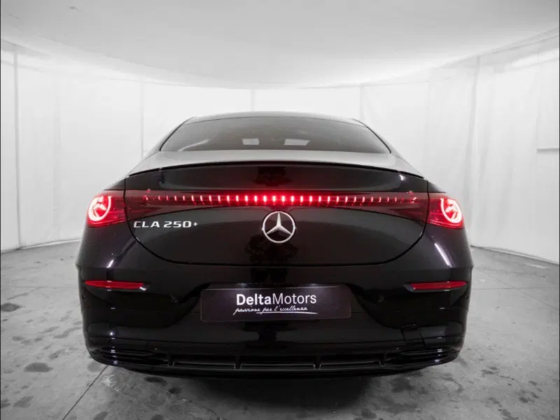 Mercedes-Benz CLA EQ nuova a Macerata (3)