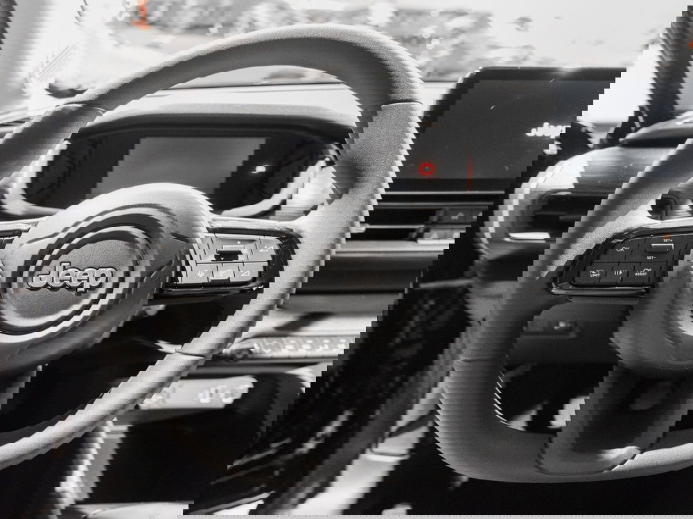 Jeep Avenger nuova a Prato (10)