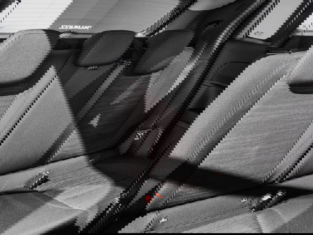 Jeep Avenger nuova a Prato (15)