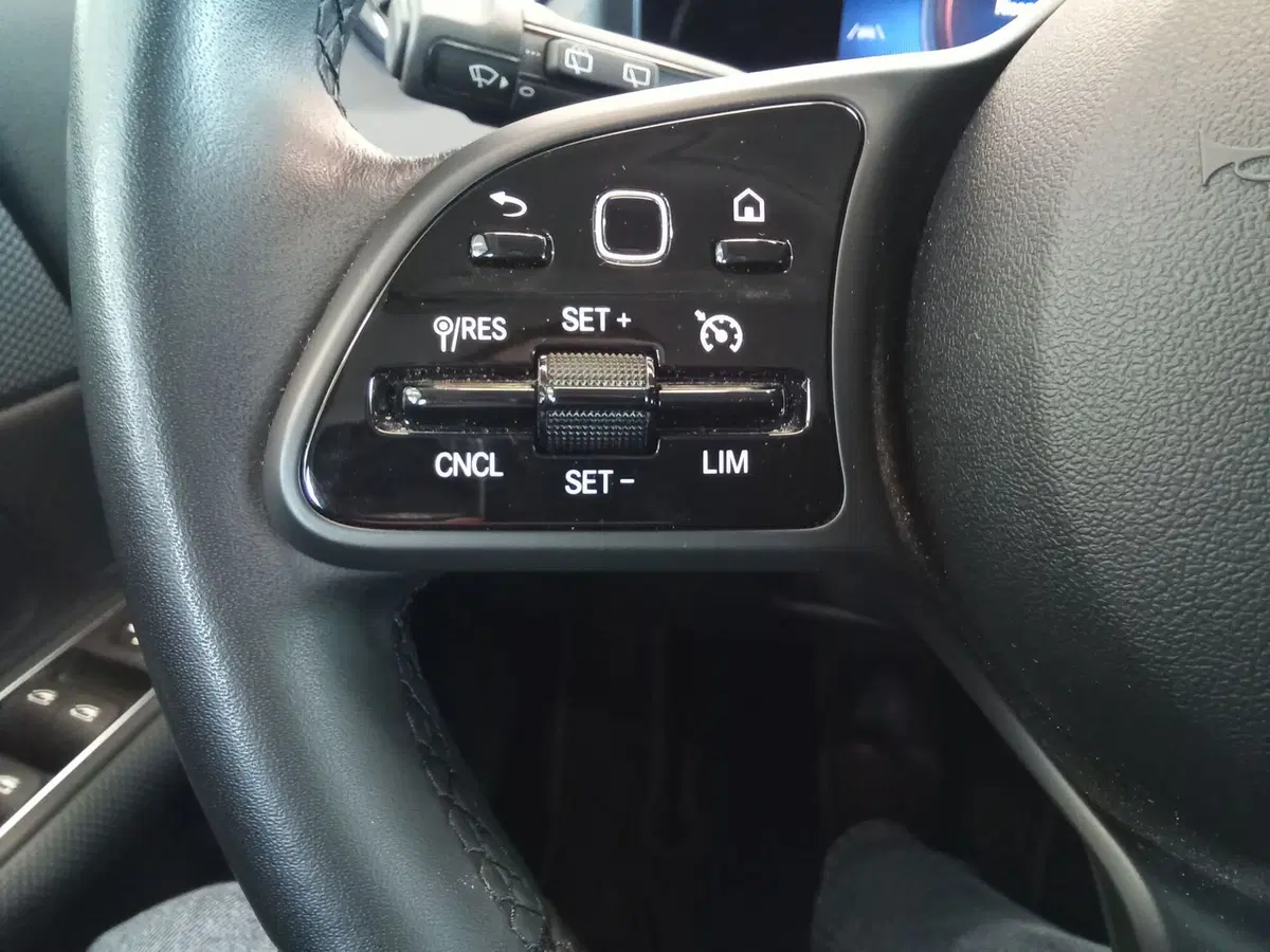 Mercedes-Benz GLA SUV usata a Rimini (18)