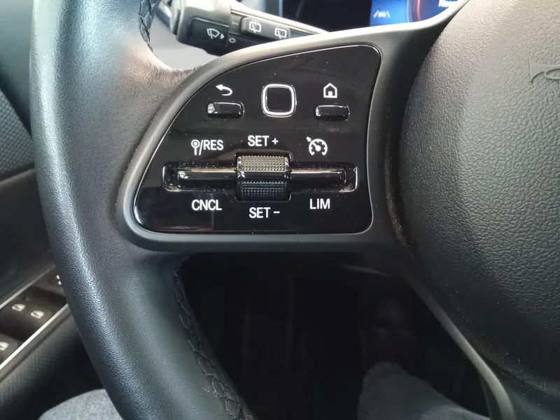 Mercedes-Benz GLA SUV usata a Rimini (18)