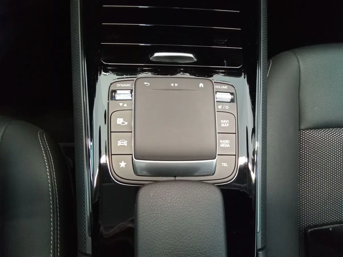 Mercedes-Benz GLA SUV usata a Rimini (19)