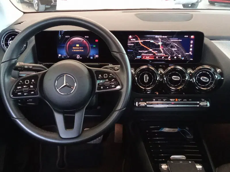 Mercedes-Benz GLA SUV usata a Rimini (8)