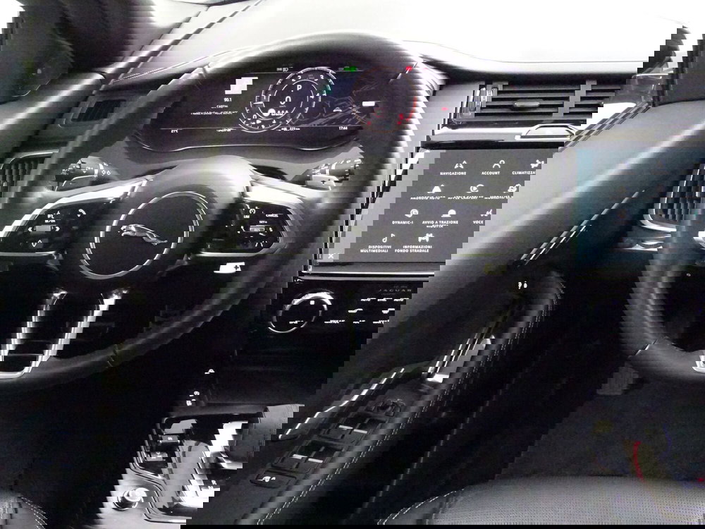 Jaguar E-Pace usata a Como (10)