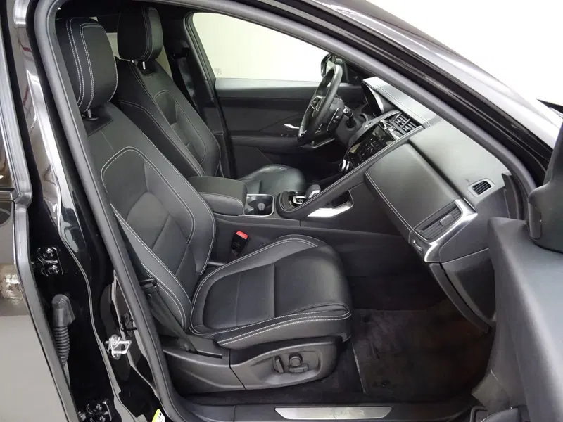 Jaguar E-Pace usata a Como (3)
