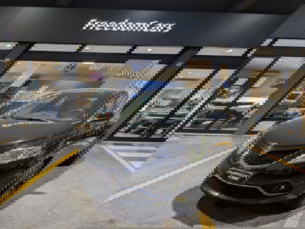 Lancia Ypsilon usata a Parma (2)