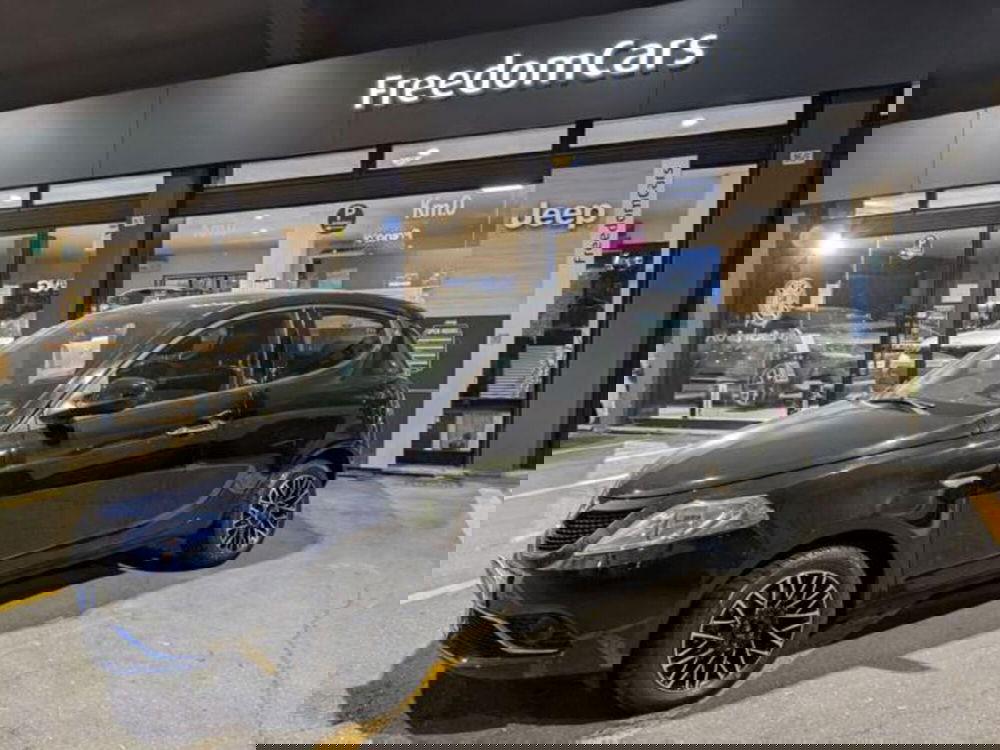 Lancia Ypsilon usata a Parma (3)