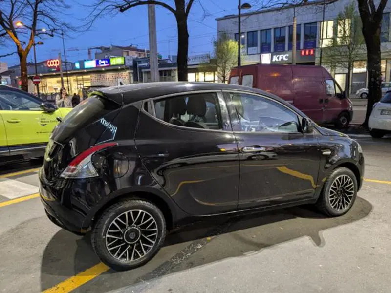 Lancia Ypsilon usata a Parma (8)