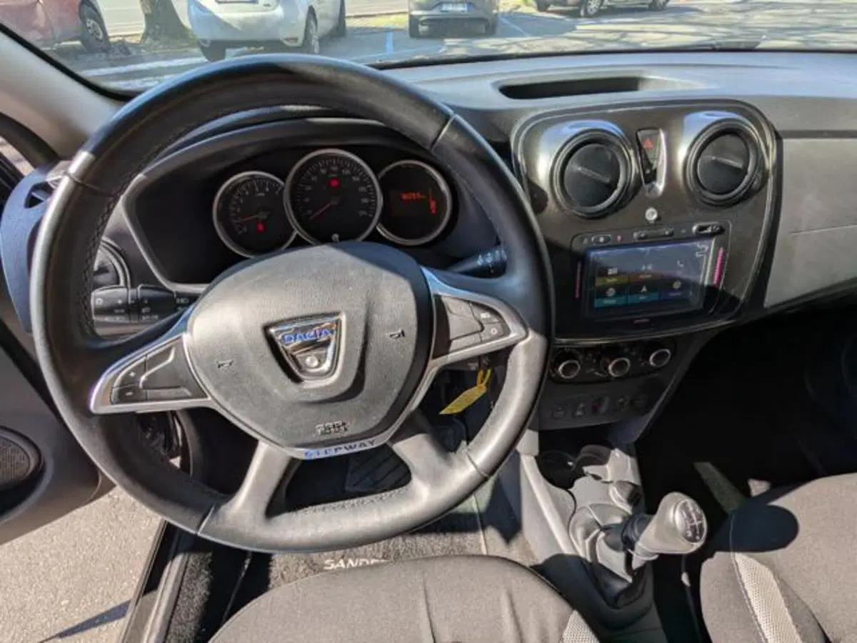 Dacia Sandero usata a Parma (13)