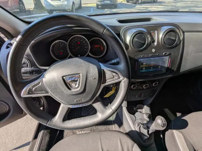 Dacia Sandero usata a Parma (13)