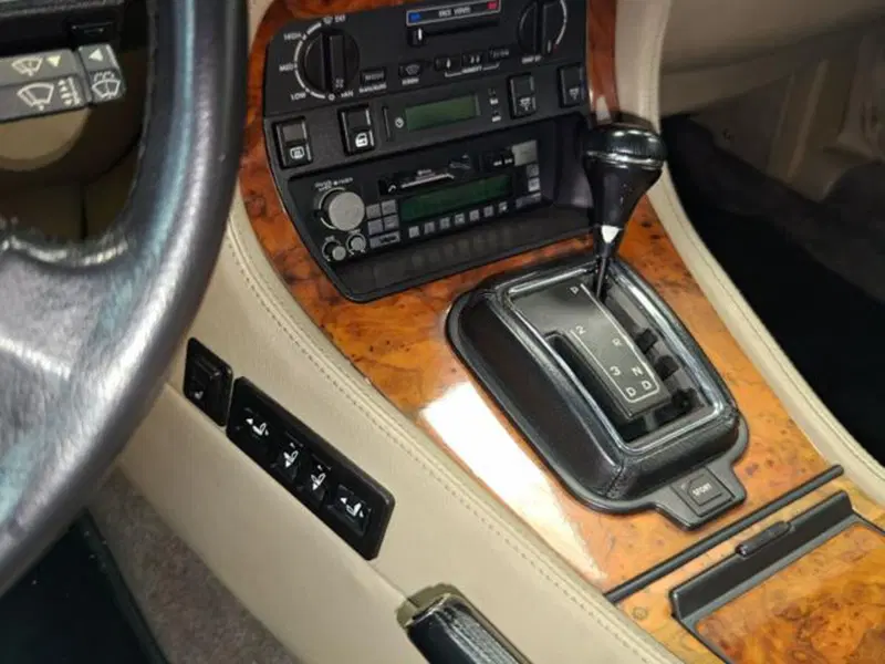 Jaguar Daimler usata a Varese (13)
